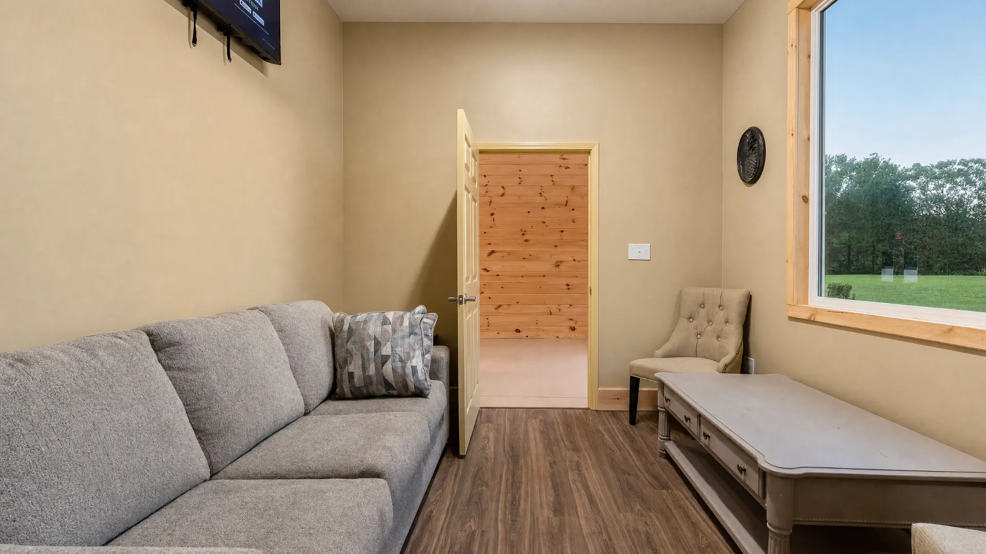 The Suites & Lounges